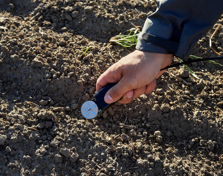 Soil water tension sensor