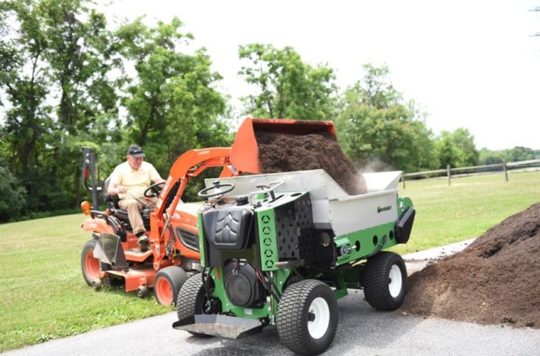 Earth & Turf Products 415 SP standon topdresser SportsField Management